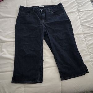 🔥 2/$9 or 3/$13  Riders by Lee Women's Dark Blue Mid-Rise Capri Jeans